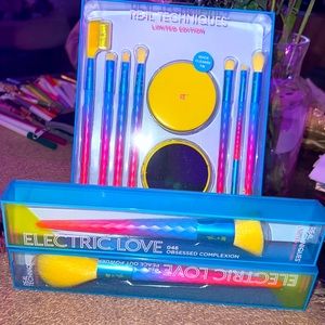 REAL TECHNIQUES ELECTRIC LOVE 🧡⚡️💕